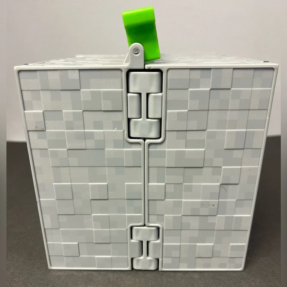 Mattel- Mineshaft Mini figure Storage, Two sided‎ w/middle opening. Pre-Owned